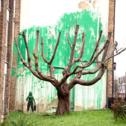 Новая работа Banksy в Лондоне