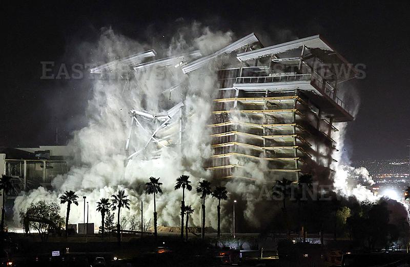 The Eastside Cannery Casino And Hotel Tower Demolished By Implosion
