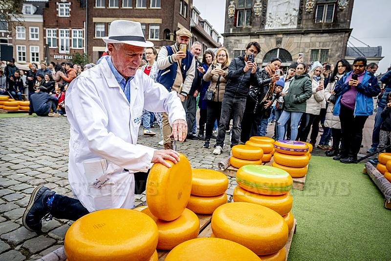 Gouda cheese market